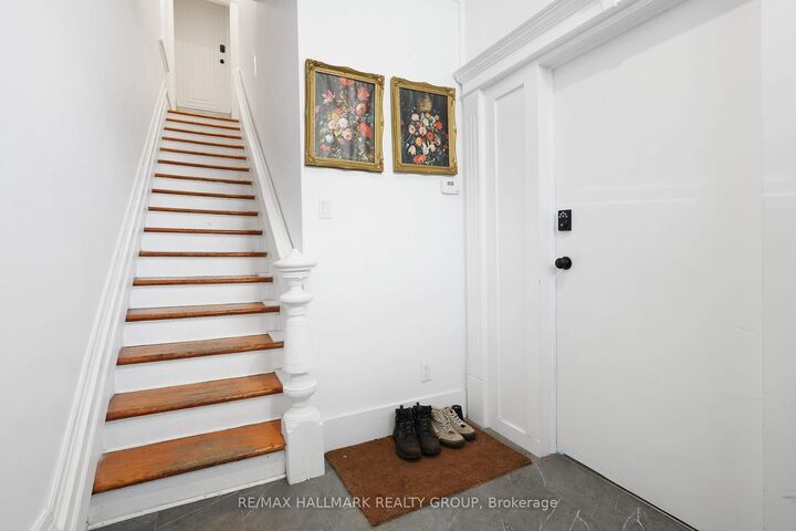 Property Photo:  286 Kent Street N  ON K2P 2A4 