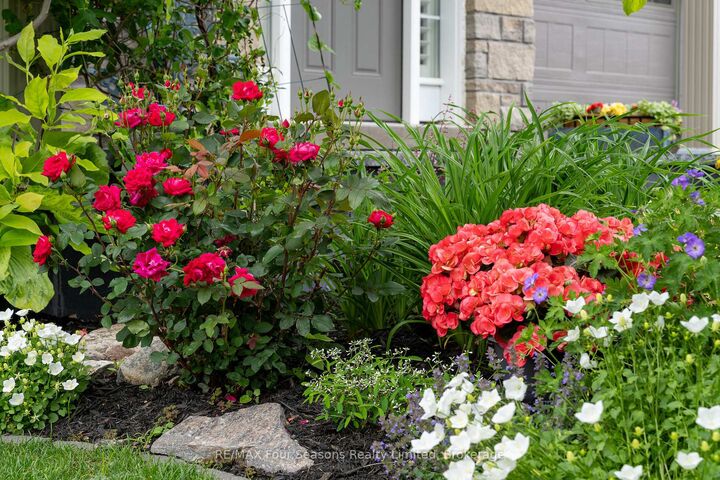 Property Photo: 30 Kari Crescent ON L9Y 0Z6
