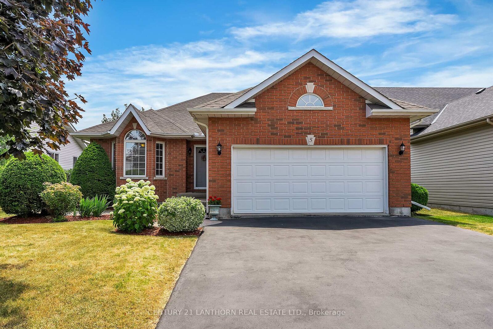 Photo de la propriété:  5 Finch Drive  ON K8P 5N4 
