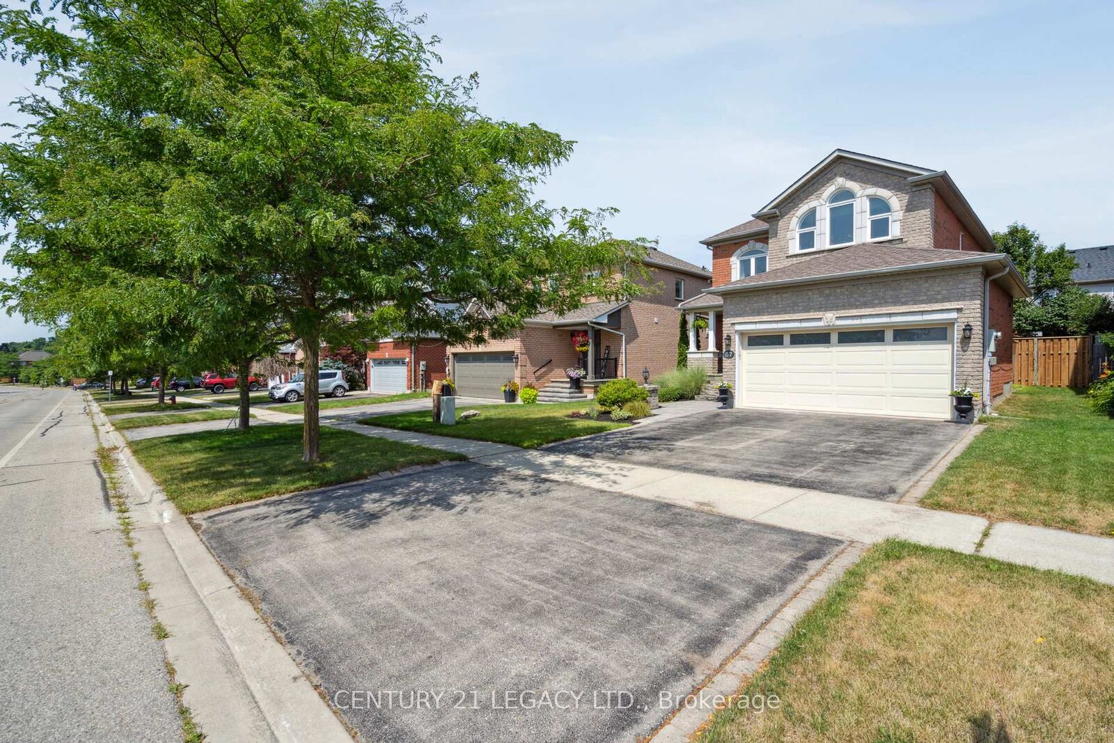 Photo de la propriété:  57 Berton Boulevard  ON L7G 6C7 