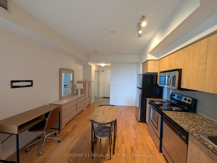 Property Photo:  209 Fort York Boulevard 858  ON M5V 4A1 