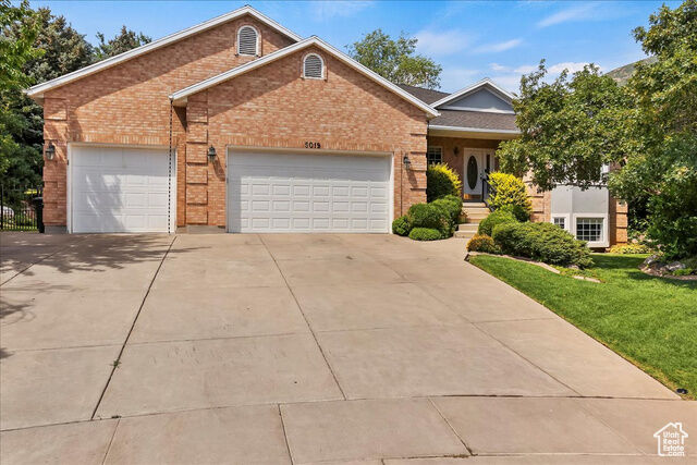 Property Photo: 5019 S Comanche Cir E UT 84403