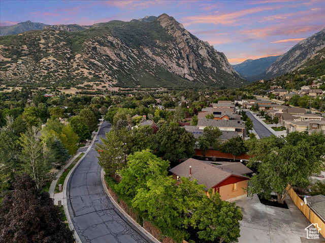 9795 S Little Cottonwood Ln  Sandy UT 84092 photo