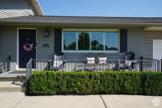 Property Photo: 1008 N 840 E UT 84097