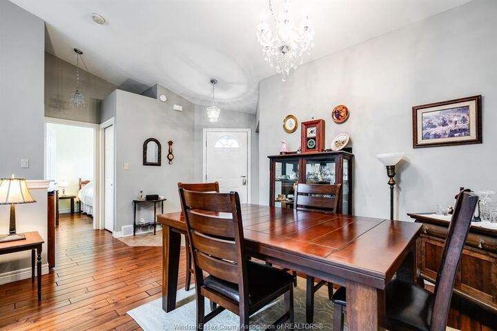 Photo de la propriété: 12 Leonard Drive ON N9Y 4G4