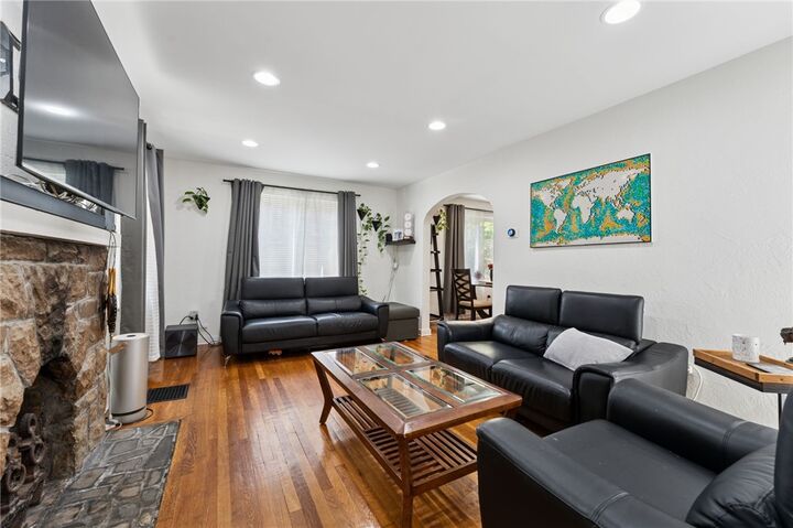 Property Photo: 2173 Sampson St PA 15235