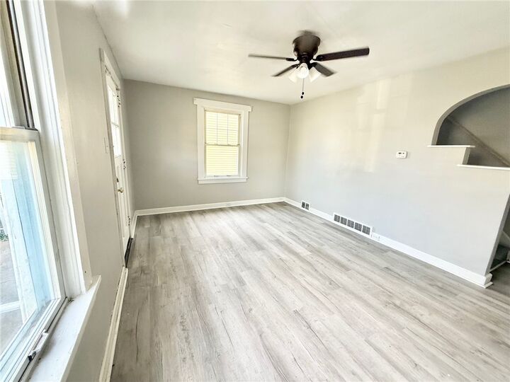 Property Photo: 927 Vankirk St PA 15025