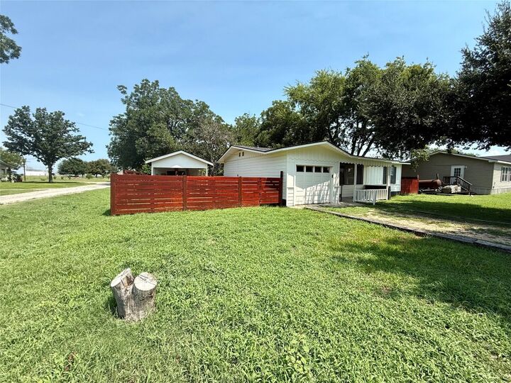 Property Photo: 204 Roepke Street TX 76577