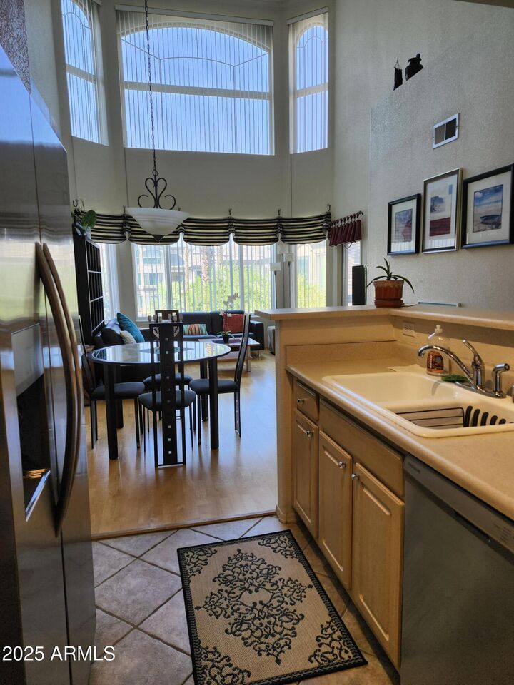 Property Photo: 420 W 1st Street 319 AZ 85281