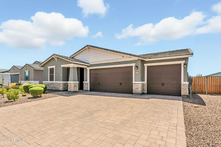 Property Photo:  3351 E Isla Avenue  AZ 85143 