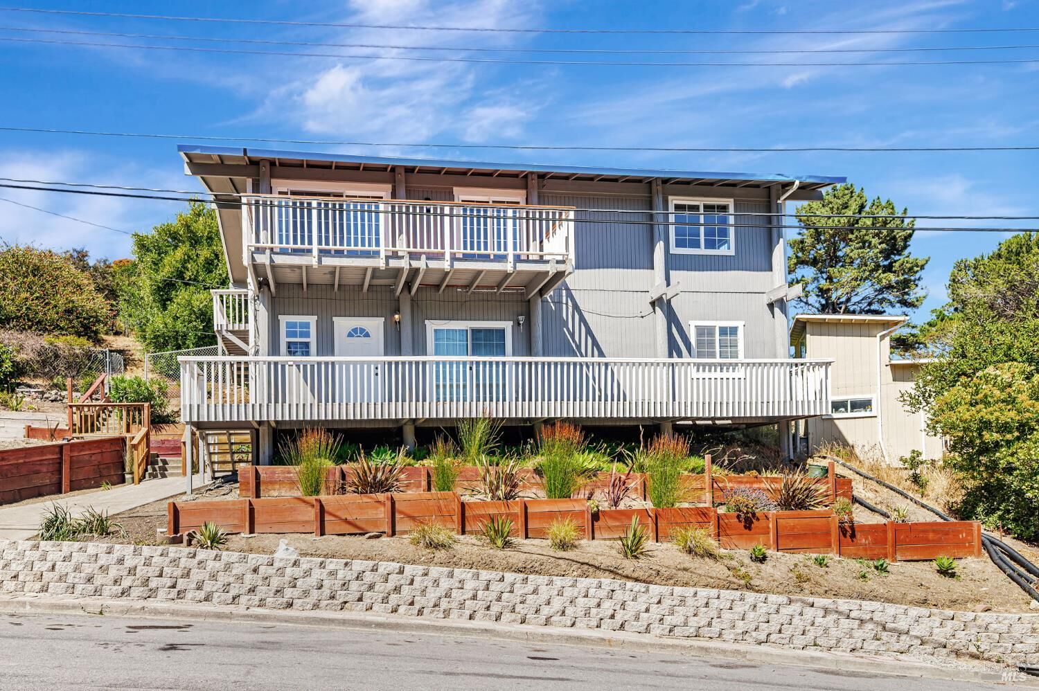Property Photo:  55 Park Circle  CA 94965 
