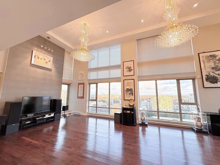 Property Photo:  6733 Buswell Street Ph3  BC V6Y 0E3 