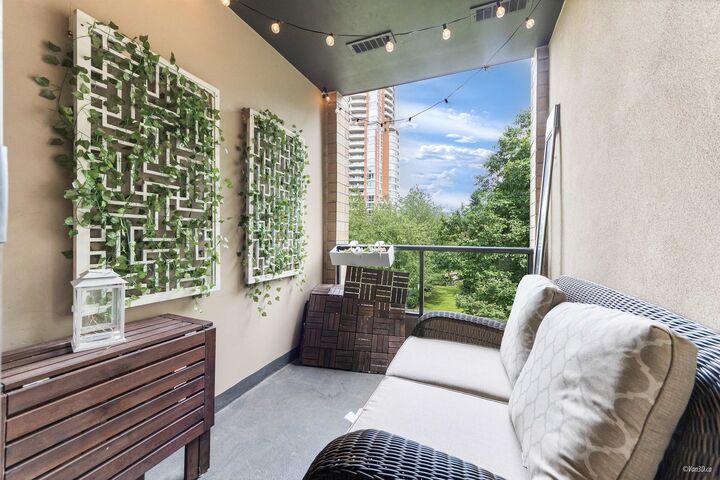 Photo de la propriété: 7388 Sandborne Avenue 407 BC V3N 5C4