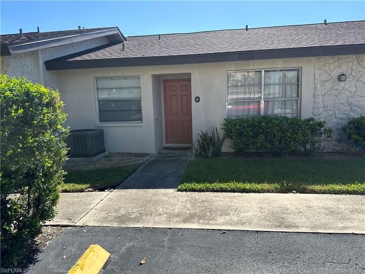 Property Photo:  4611 SE 5th Pl 8  FL 33904 