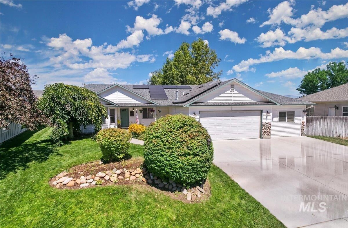 Property Photo: 464 W Pack Ave ID 83642