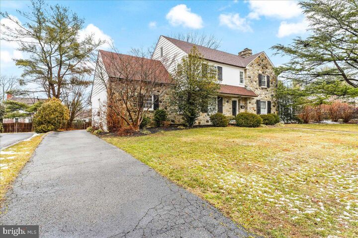 Property Photo: 105 Oxford Place DE 19803