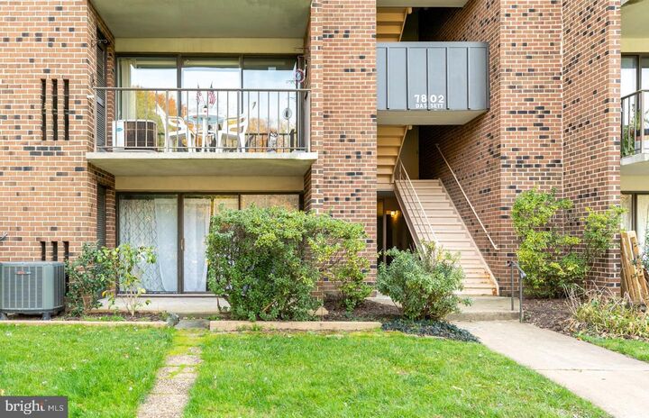 Property Photo:  7802 Dassett Court T-3  VA 22003 