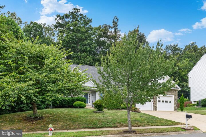 Property Photo: 1107 Great Oaks Lane VA 22401