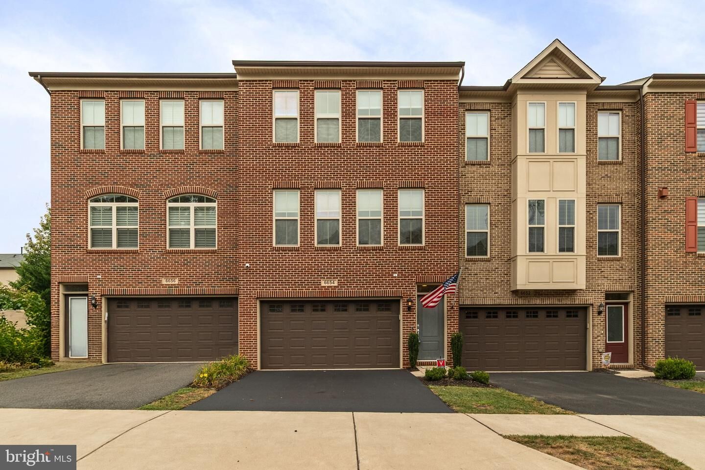 Property Photo:  6654 Bartrams Forest Lane  VA 20169 