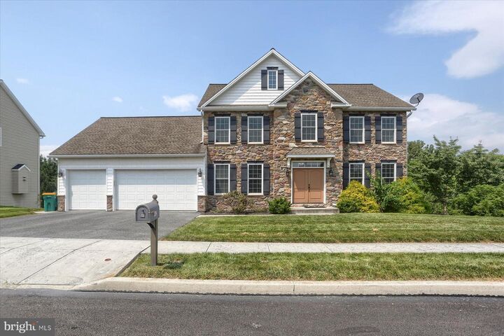 482 Adam Lane  Mechanicsburg PA 17050 photo