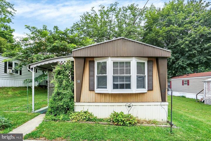 34 Garden Parkway  Carlisle PA 17013 photo