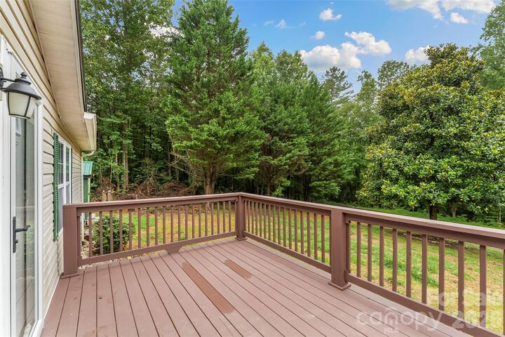 Property Photo: 2236 Sisue Street NC 28655