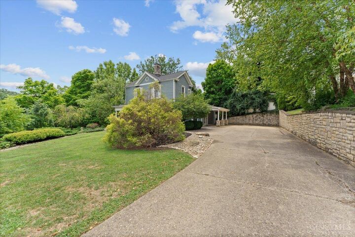 Property Photo: 559 Delta Terrace OH 45226
