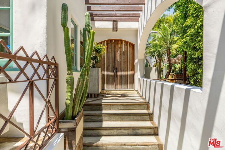Property Photo:  8249 Marmont Ln  CA 90069 