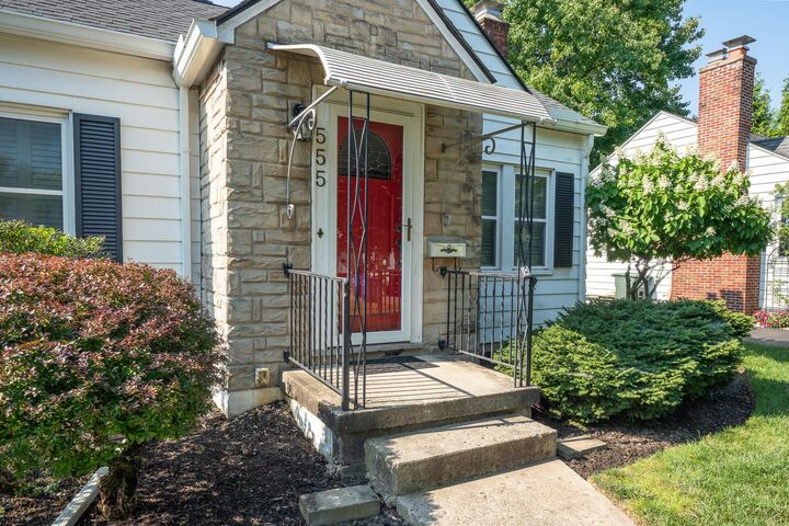 Property Photo: 555 Richards Road OH 43214