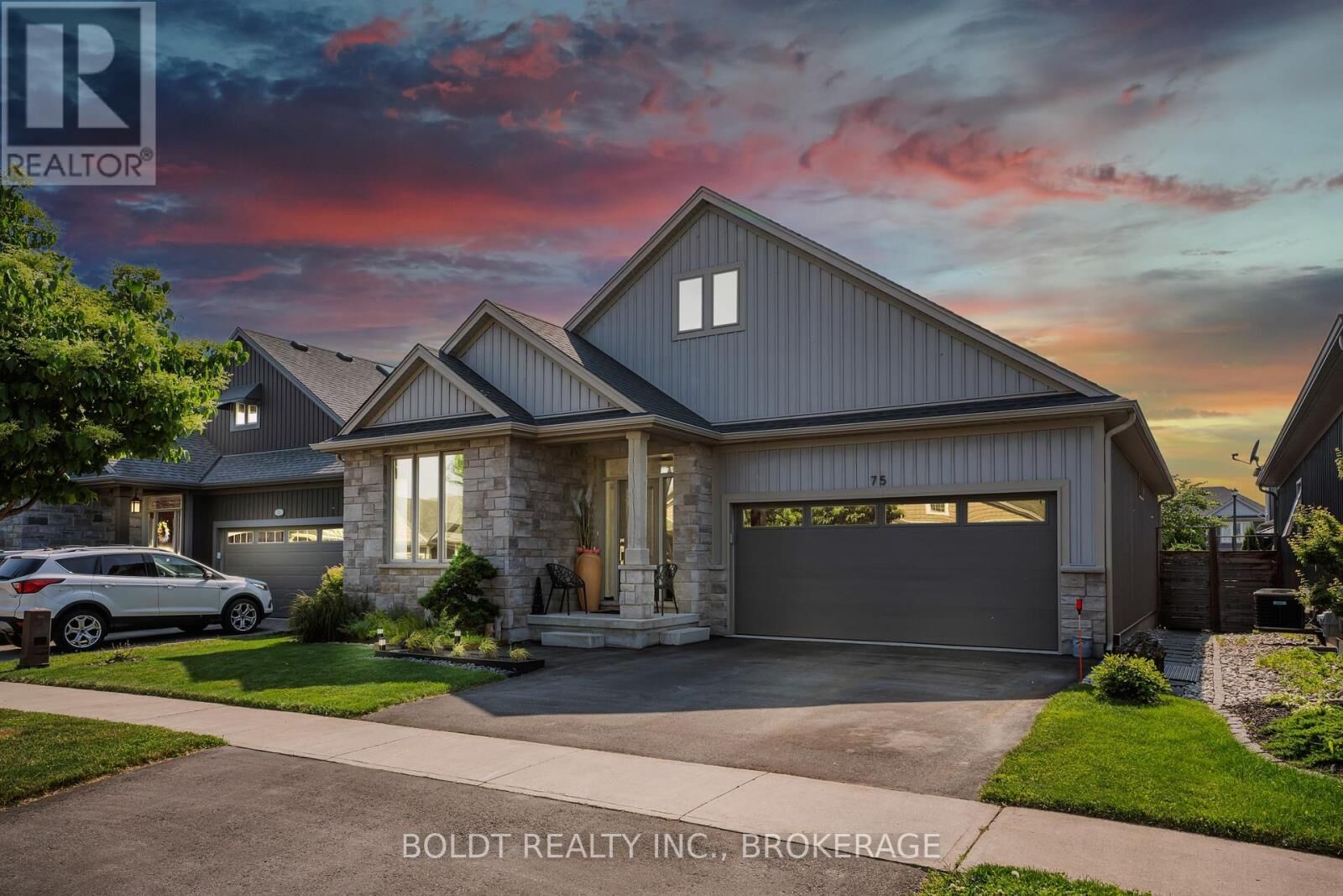 Property Photo:  75 Parkside Drive  ON L2M 0B2 