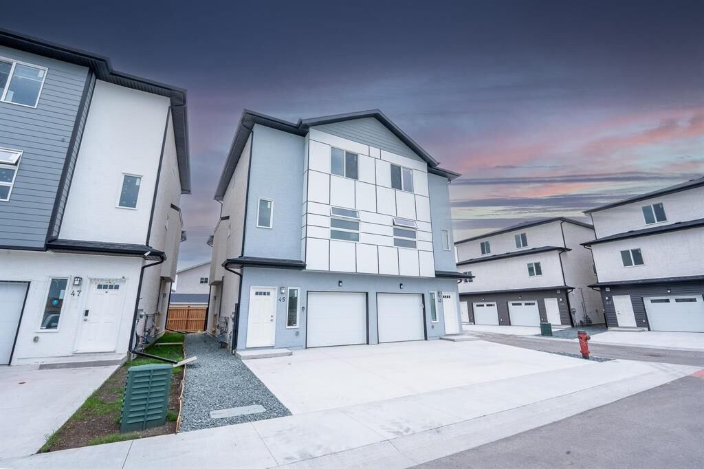 Property Photo:  13 Garton Avenue  MB R2R 1W4 