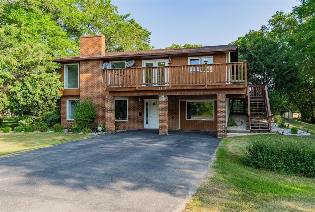Property Photo:  66 Peony Bay  MB R1N 3T3 