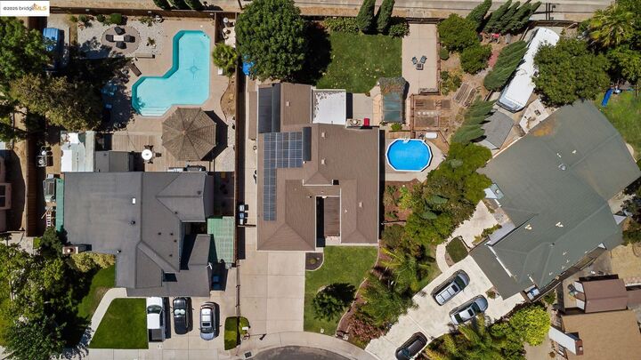 Property Photo: 456 Hazelnut Dr CA 94561