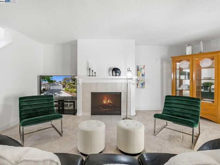 Property Photo: 9 Moraine Court CA 94547