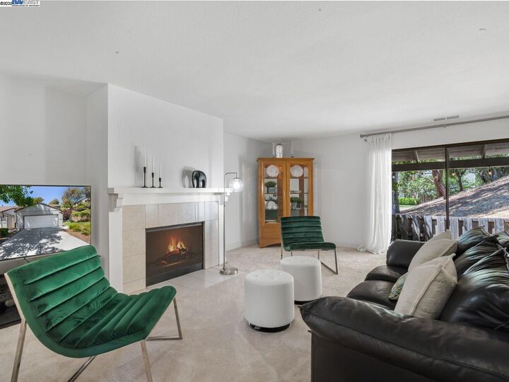 Property Photo:  9 Moraine Court  CA 94547 
