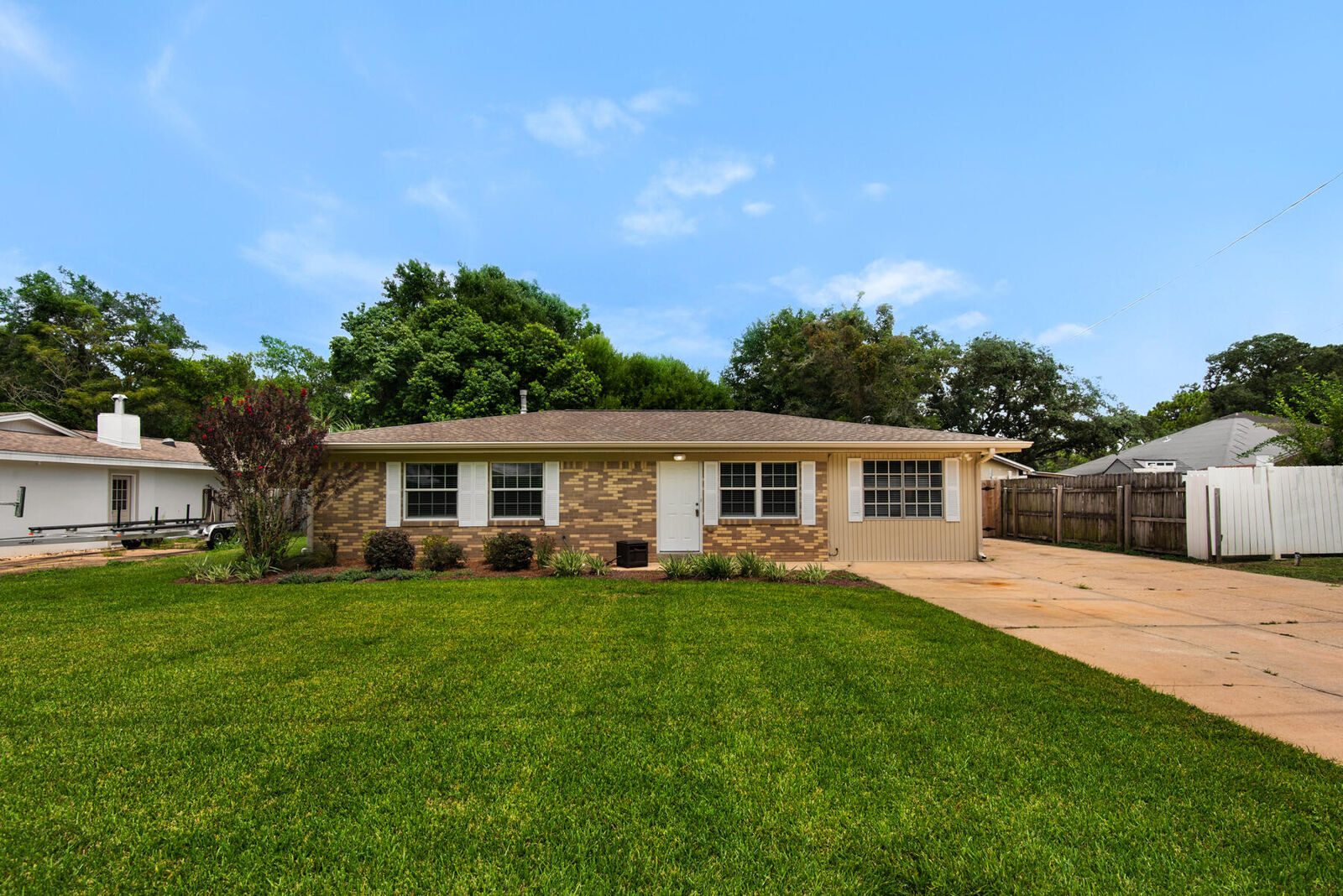 Property Photo: 103 NW Baker Avenue FL 32548