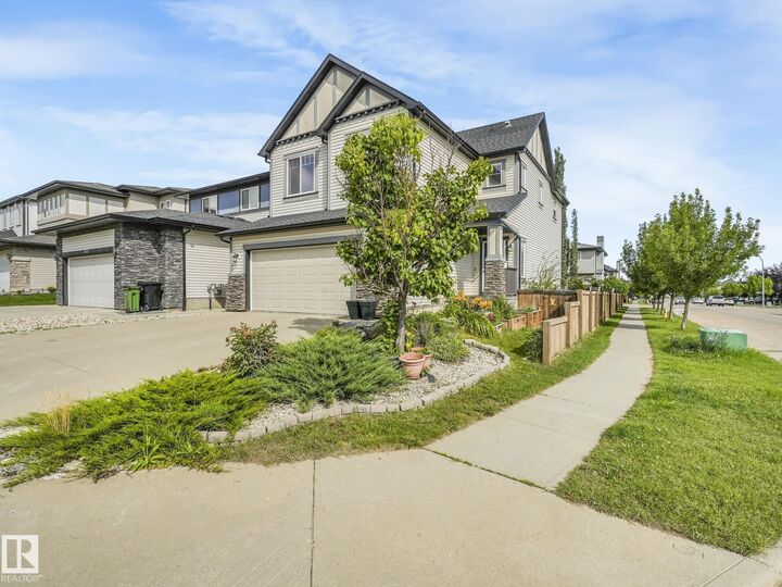 Property Photo: 1004 Secord Promenade NW AB T5T 4A4