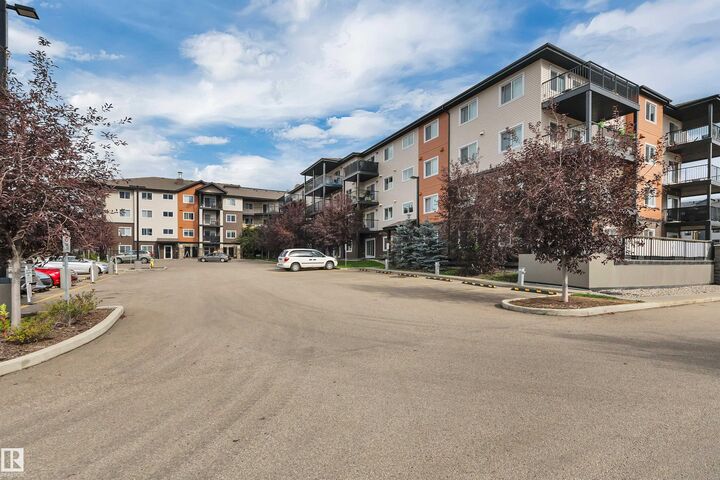 Photo de la propriété:  5404 7 Avenue SW 105  AB T6X 2K4 