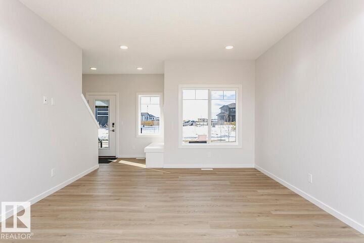 Property Photo:  707 Cambrian Boulevard  AB T8H 3B7 