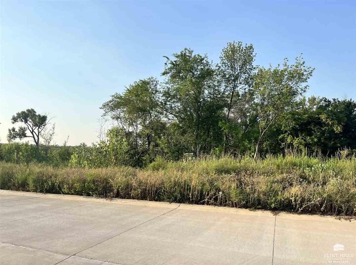Property Photo:  4884 Nature Avenue  KS 66502 