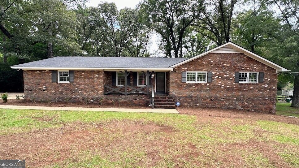 Property Photo:  106 Hawthorne Street  AL 35160 