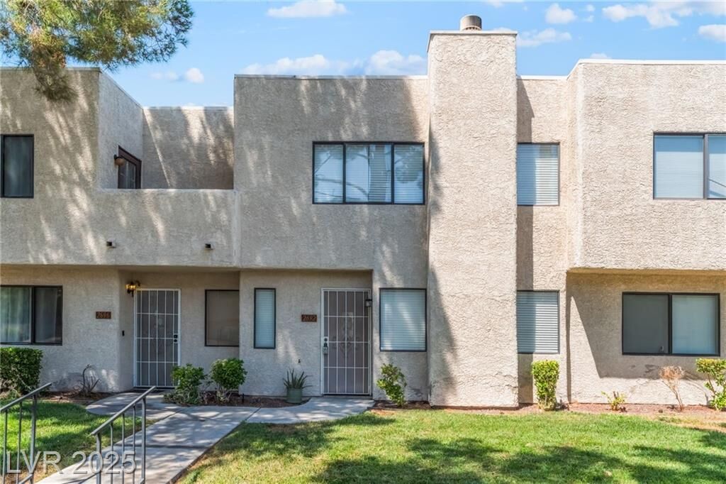 Property Photo: 2692 Matogroso Lane NV 89121