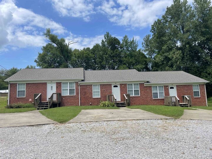 10161 Hwy 136 E  Henderson KY 42420 photo