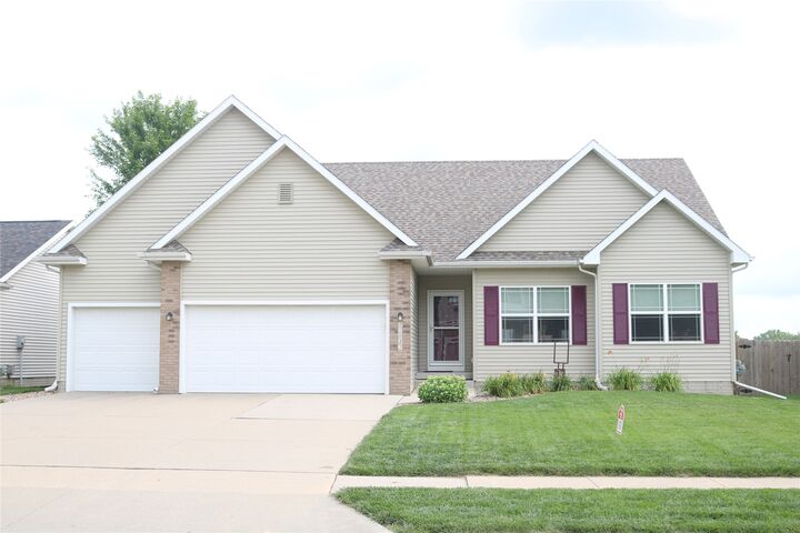 12912 Hammontree Drive  Urbandale IA 50323 photo
