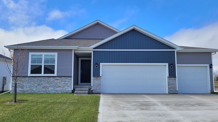 400 Kingfisher Drive  Norwalk IA 50211 photo