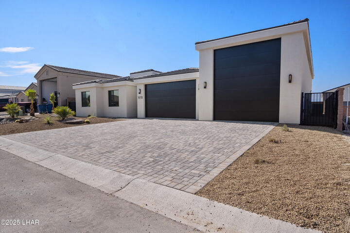 Property Photo: 1618 E Sandra Dr L AZ 86404