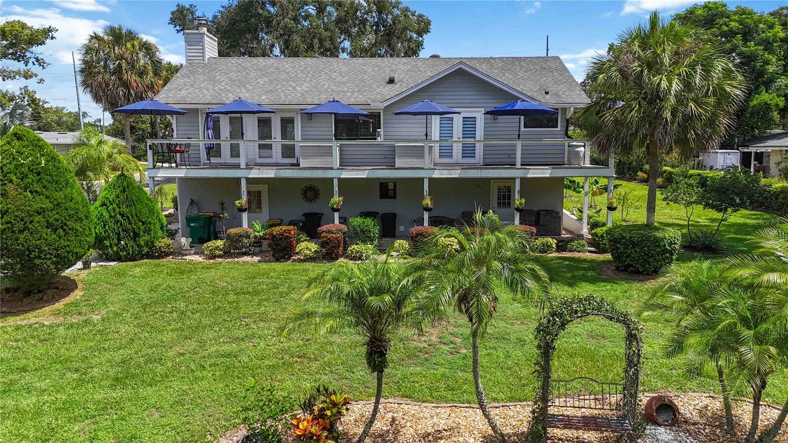 Property Photo: 999 Fairview Avenue FL 32757
