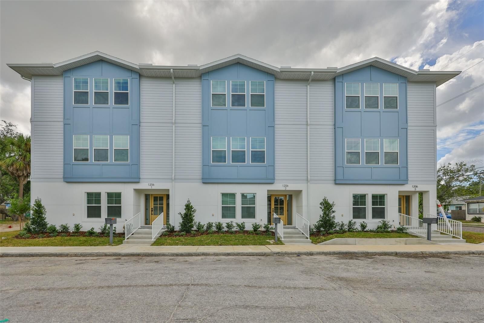 Property Photo: 1206 W Lemon Street 1 FL 33606