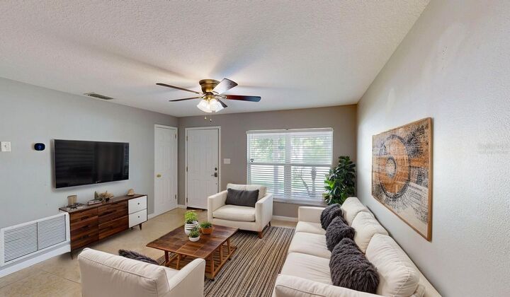 Property Photo: 435 Andes Avenue FL 32807