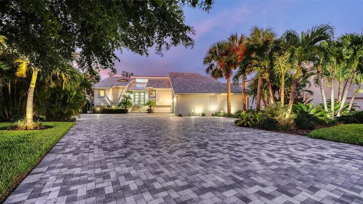 Property Photo: 3310 Bayou Road FL 34228
